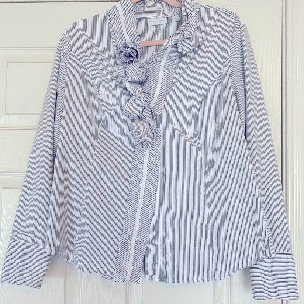 Women’s New York & Company shirt